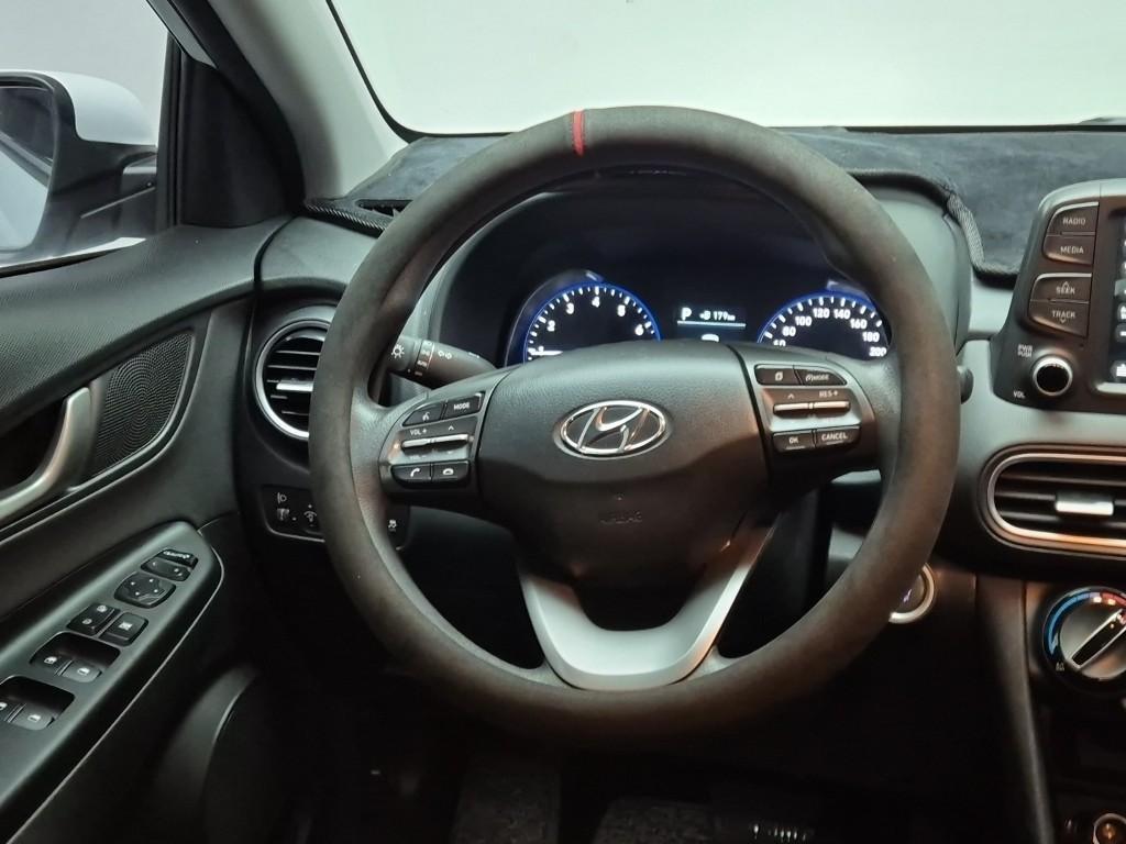 HYUNDAI Kona - Vista 7