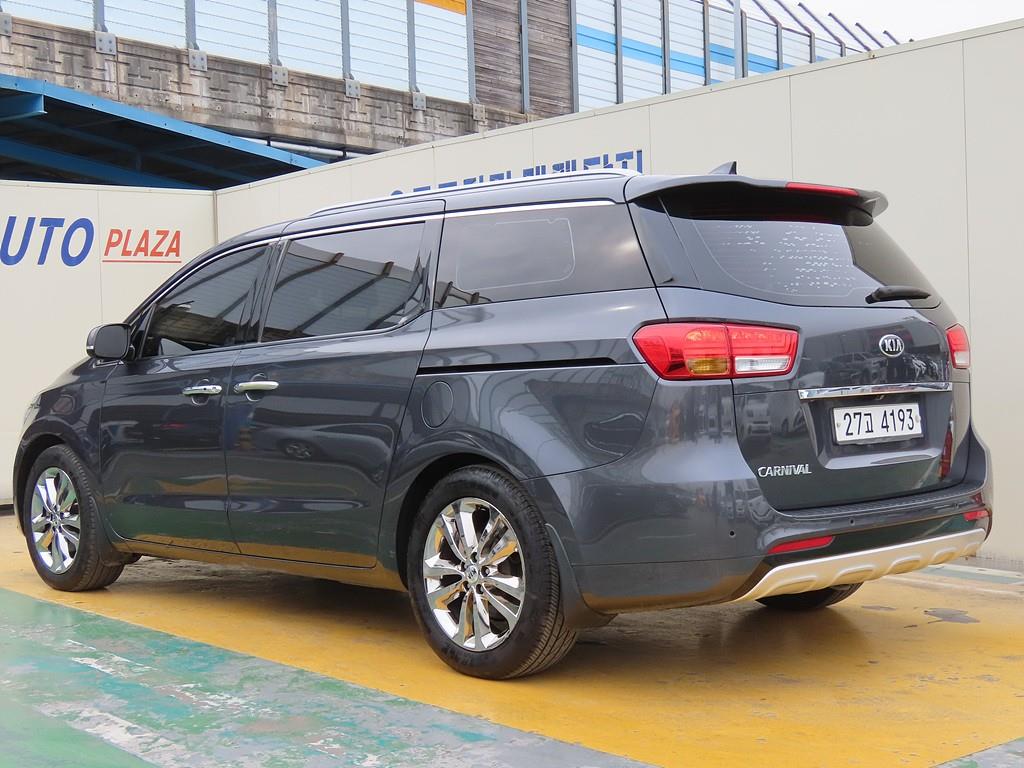 KIA Carnival - Vista 4