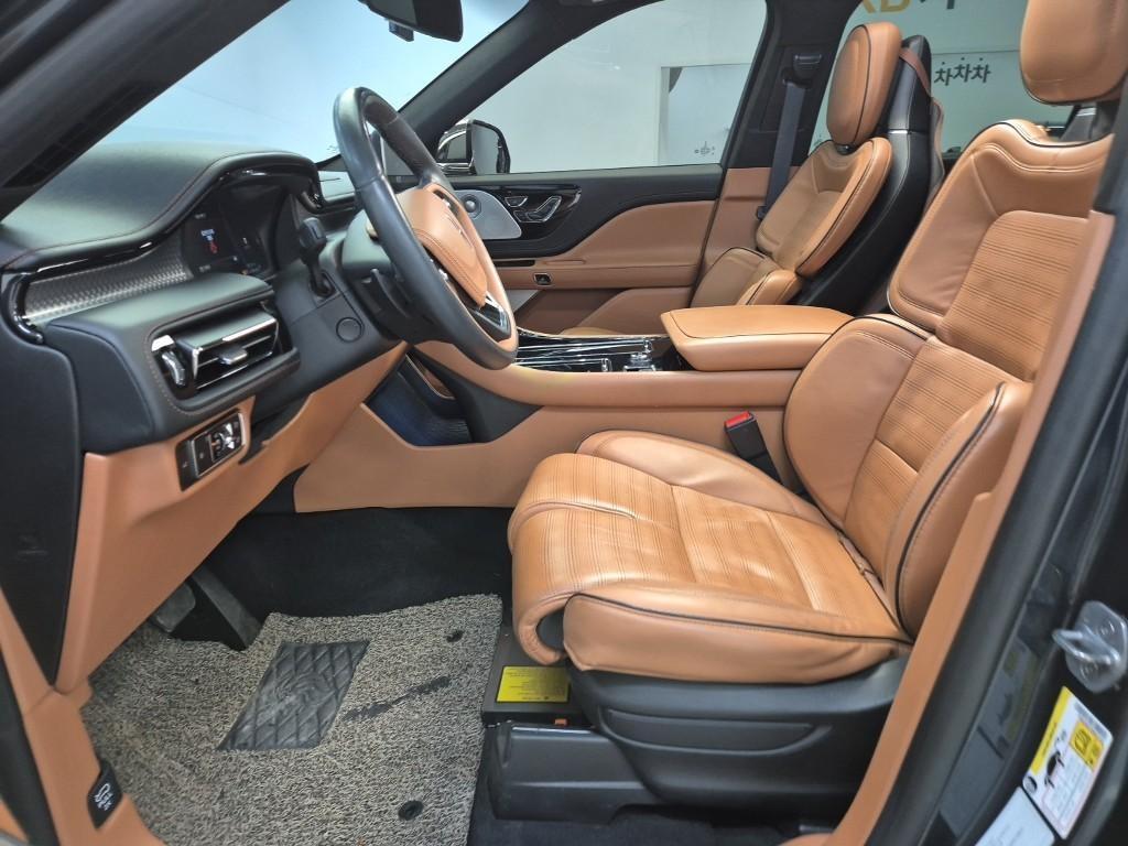 Lincoln Aviator - Vista 9