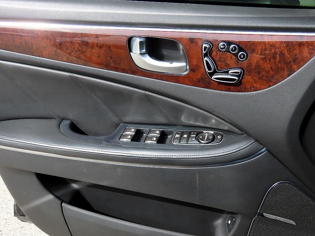 HYUNDAI Equus - Vista 11