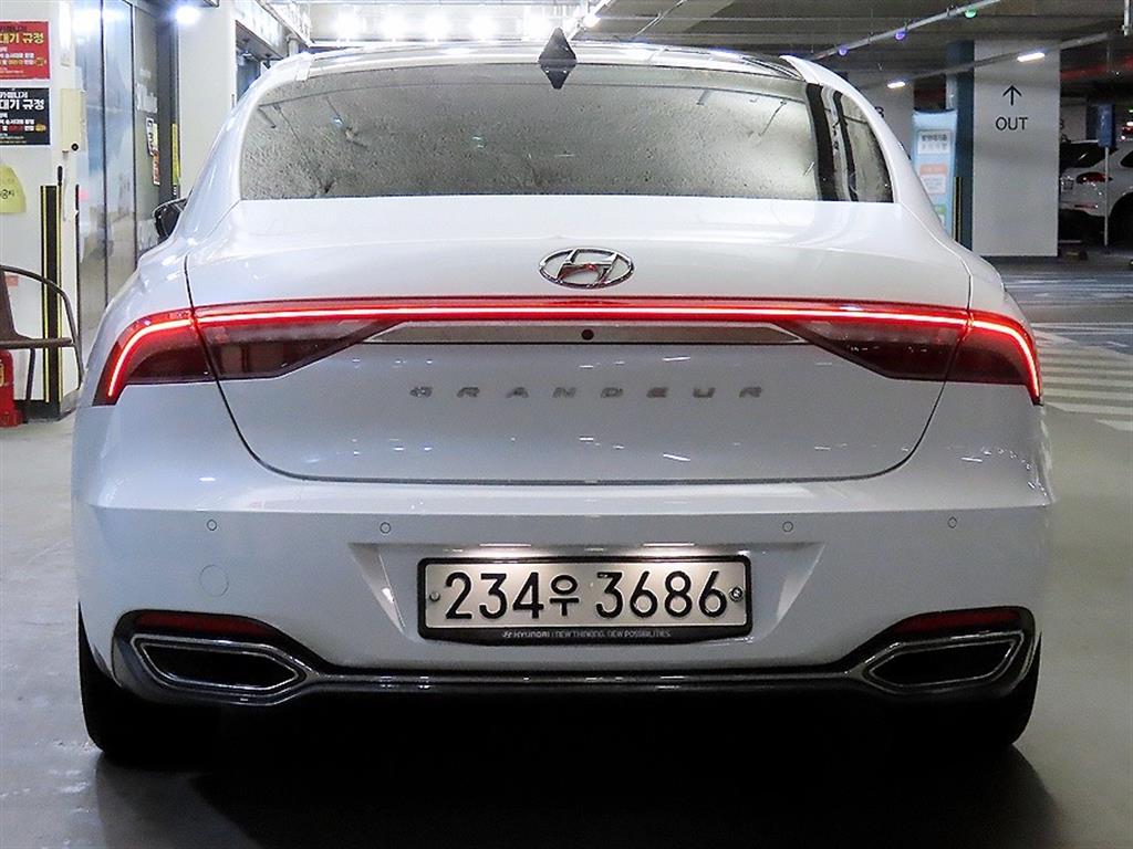 HYUNDAI Grandeur - Vista 5