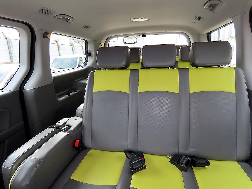 HYUNDAI Starex - Vista 7