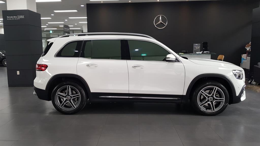 Mercedes Benz GLB Class - Vista 4