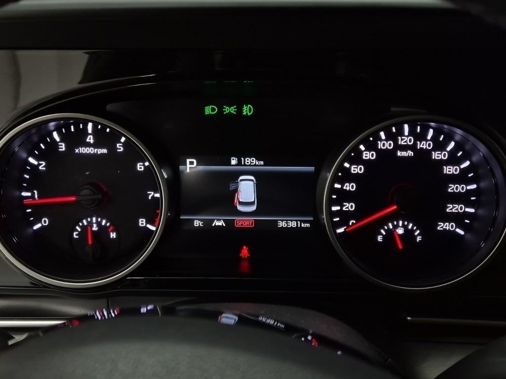 KIA Carnival - Vista 7