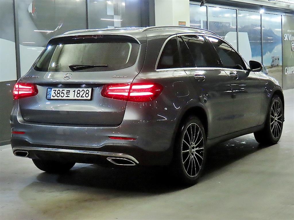 Mercedes Benz GLC Class - Vista 4