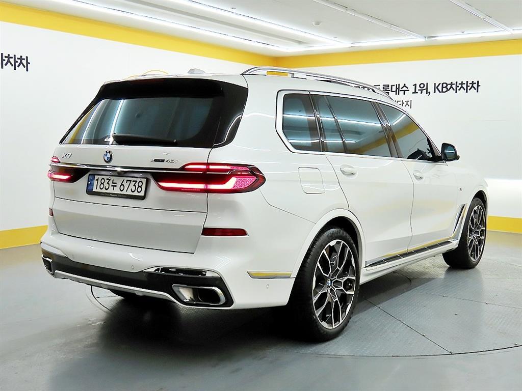 BMW X7 - Vista 4