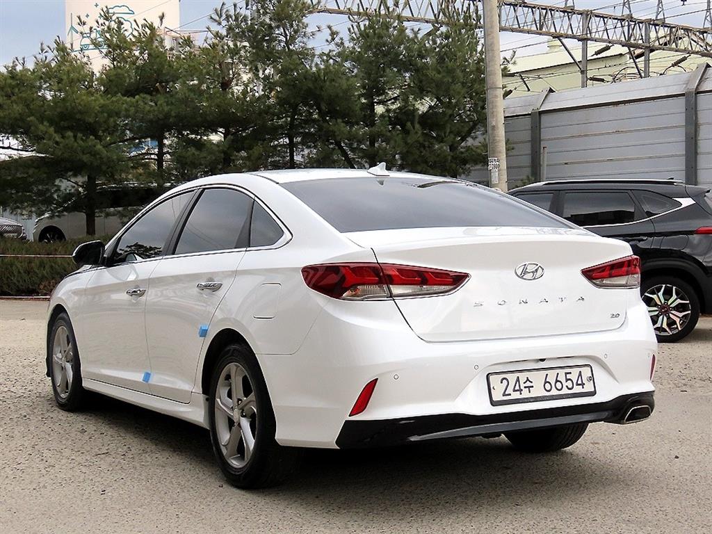 HYUNDAI Sonata - Vista 3