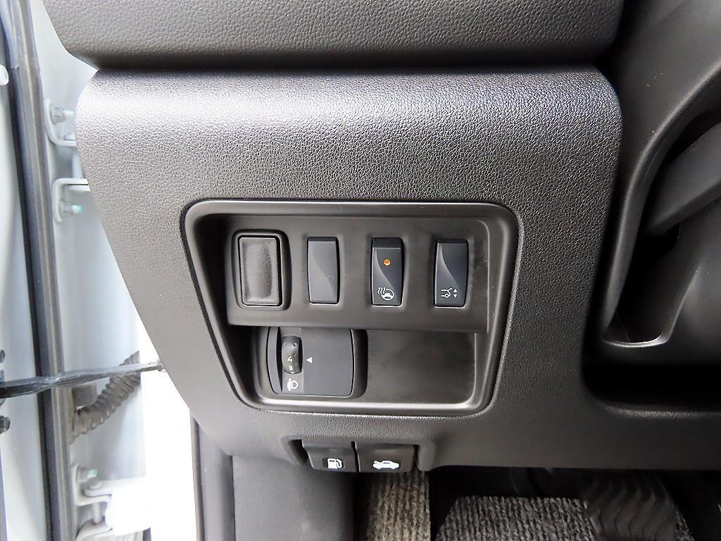 SAMSUNG QM6 - Vista 12