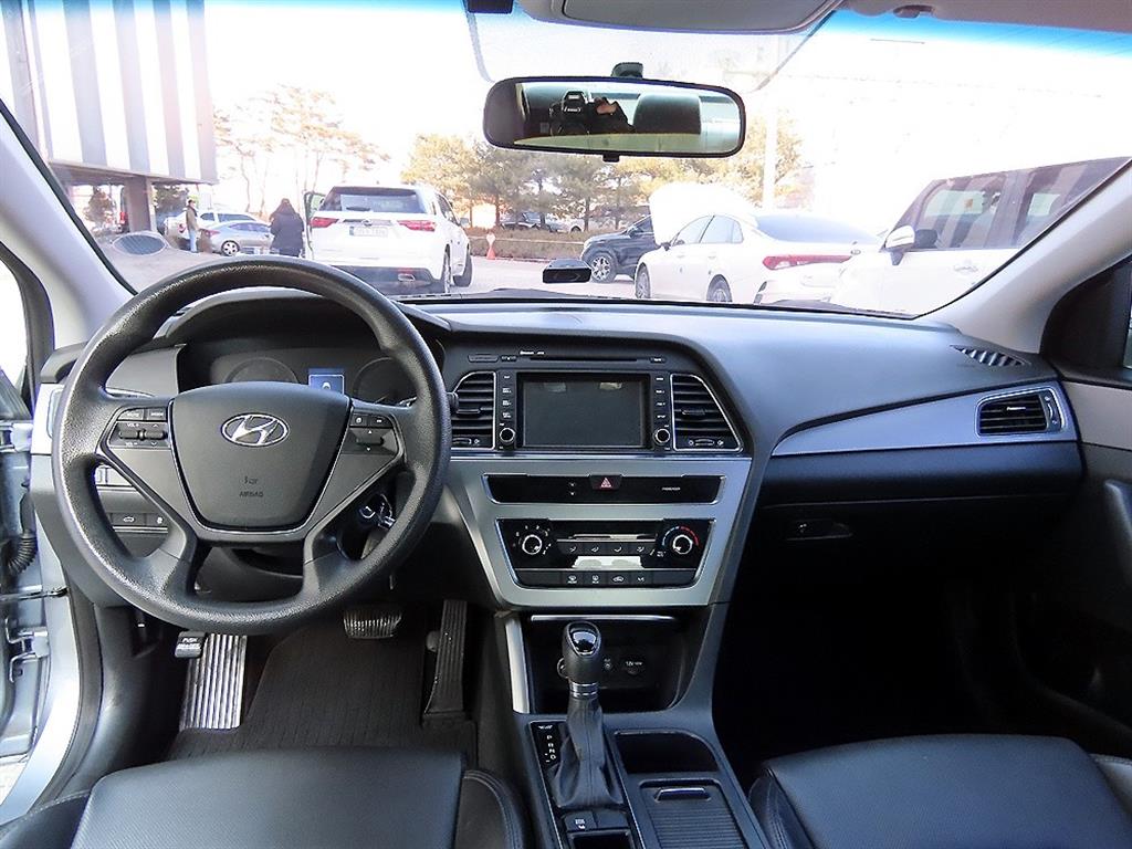 HYUNDAI Sonata - Vista 7