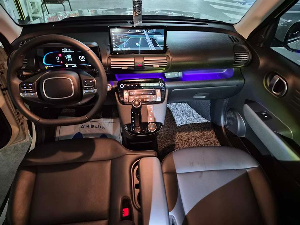 HYUNDAI Casper - Vista 10