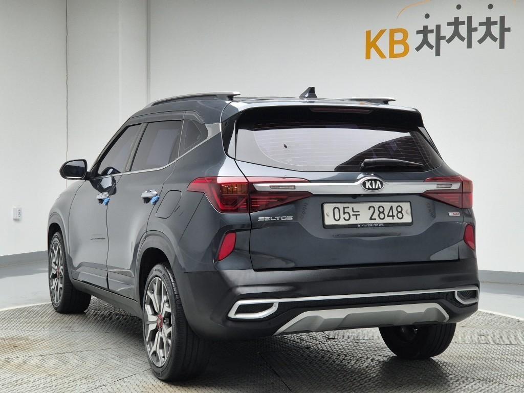 KIA Seltos - Vista 2