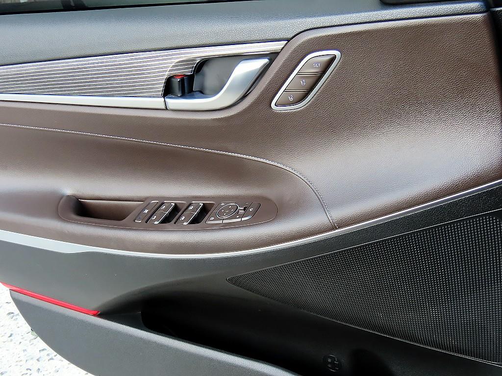 HYUNDAI Grandeur - Vista 12