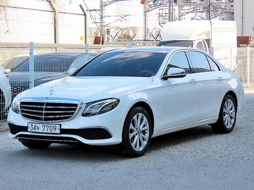 Mercedes Benz E class - Vista 2