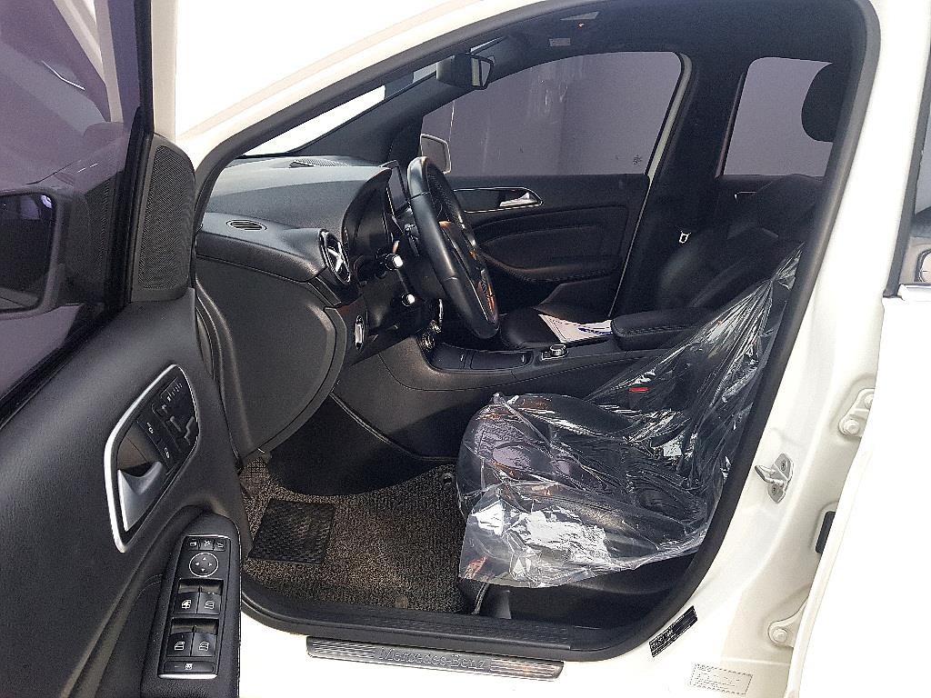 Mercedes Benz B Class (MY B) - Vista 8