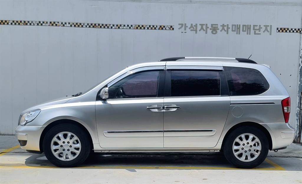 KIA Carnival - Vista 3