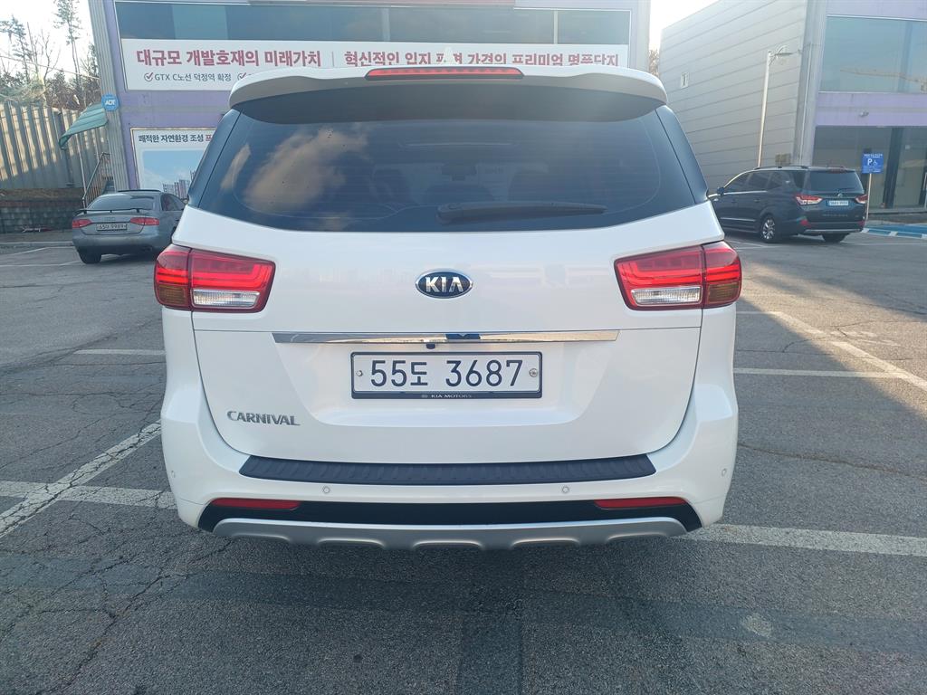 KIA Carnival - Vista 6