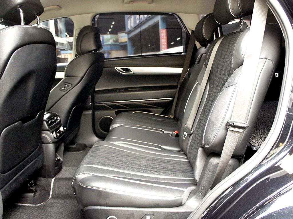 Genesis GV80 - Vista 11