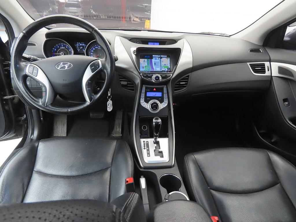 HYUNDAI Avante - Vista 7