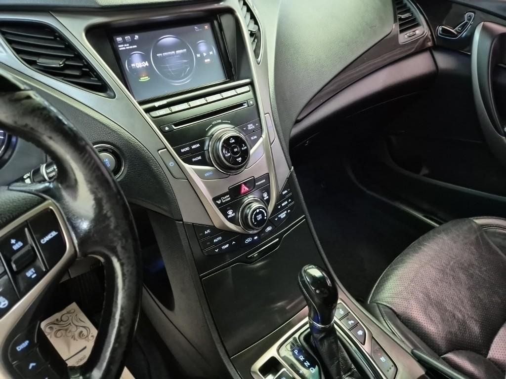 HYUNDAI Grandeur - Vista 9