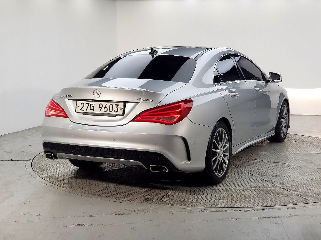 Mercedes Benz CLA Class - Vista 4