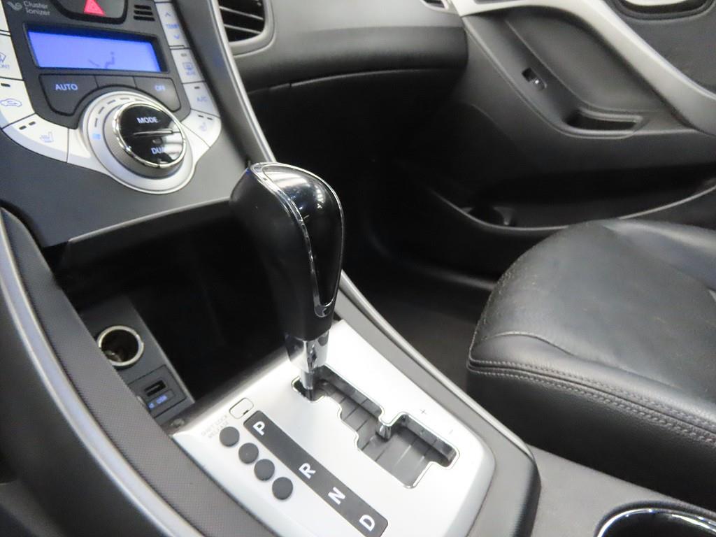 HYUNDAI Avante - Vista 11