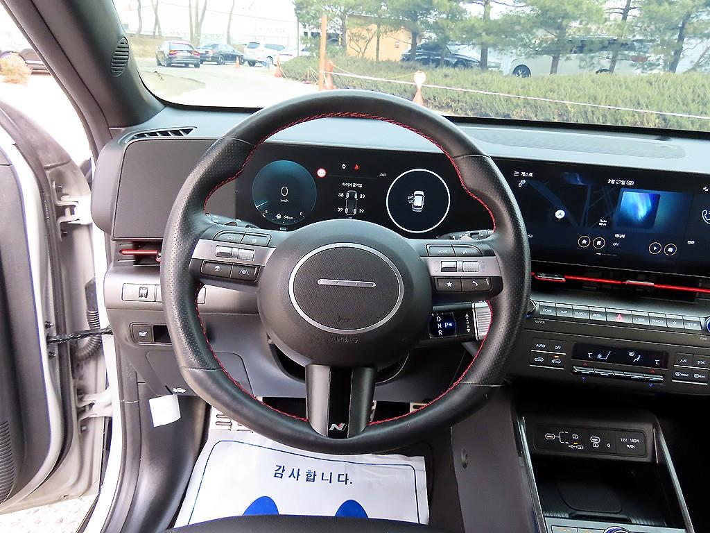 HYUNDAI Kona - Vista 8