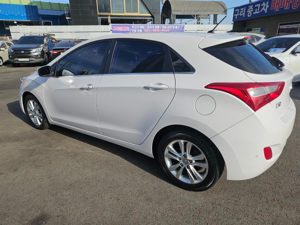 HYUNDAI i30 - Vista 6