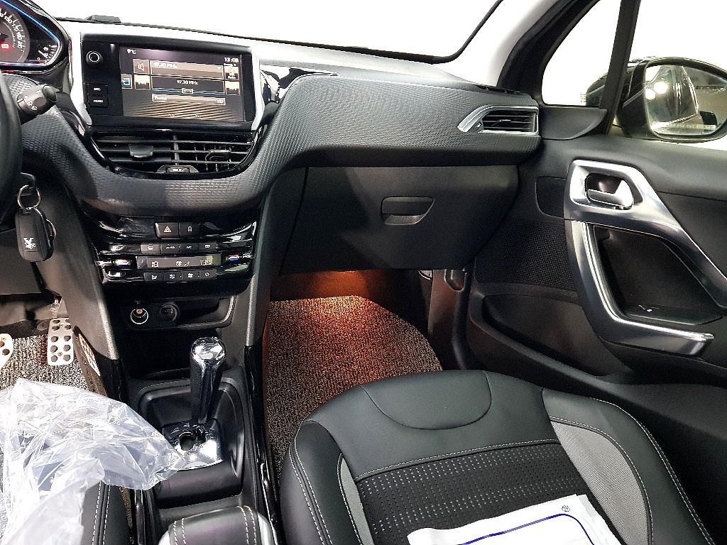 Peugeot 2008 - Vista 10