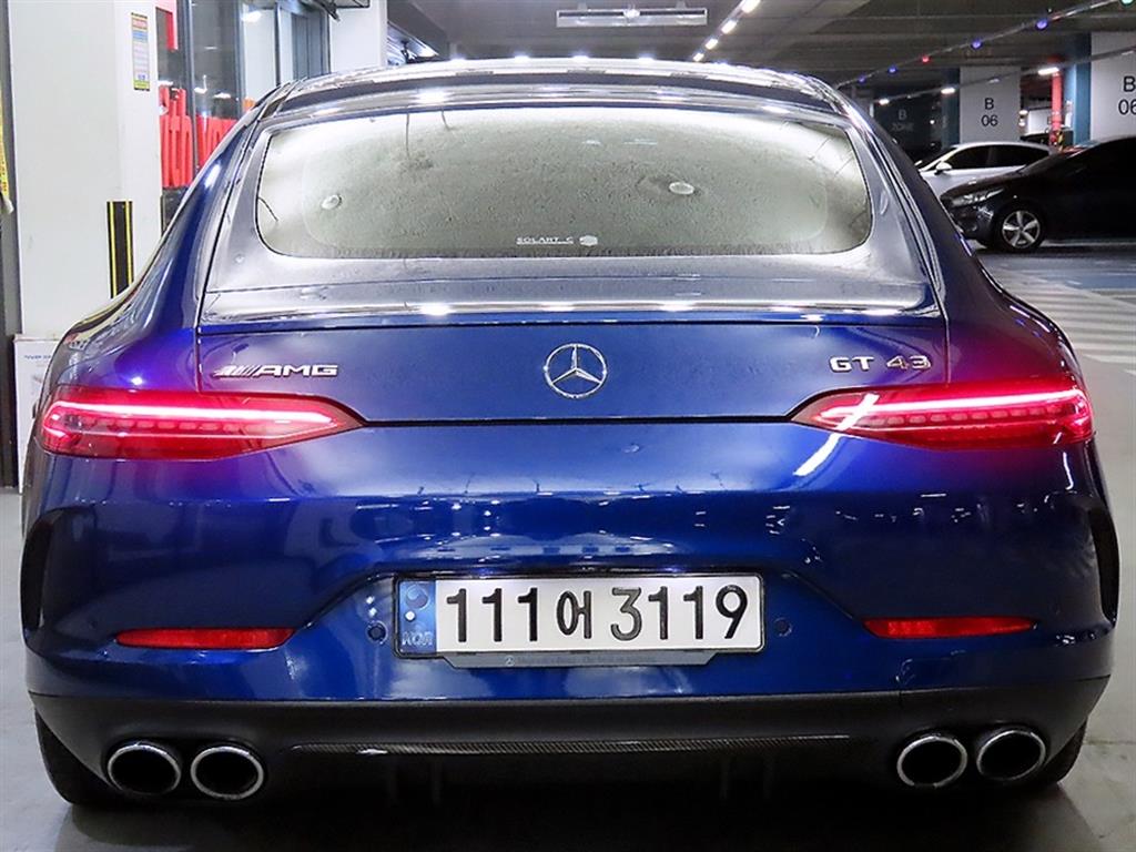 Mercedes Benz AMG GT - Vista 5