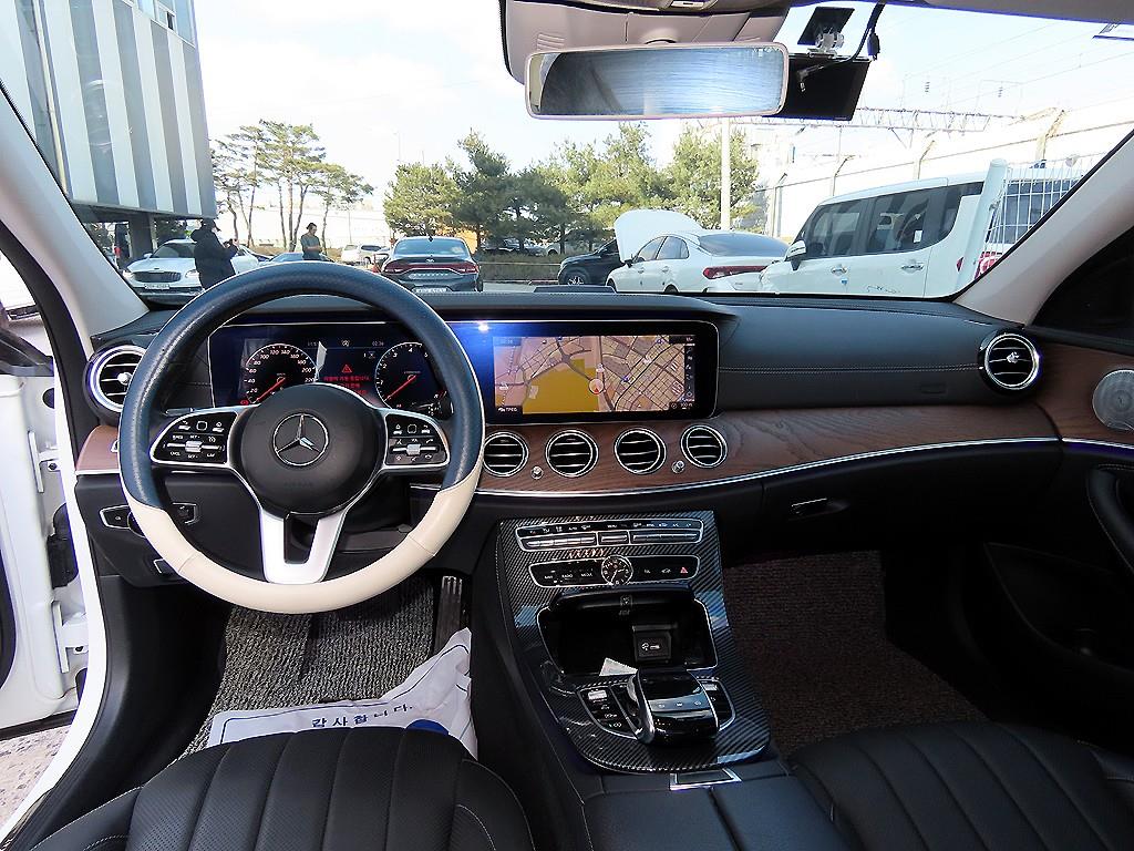 Mercedes Benz E class - Vista 7