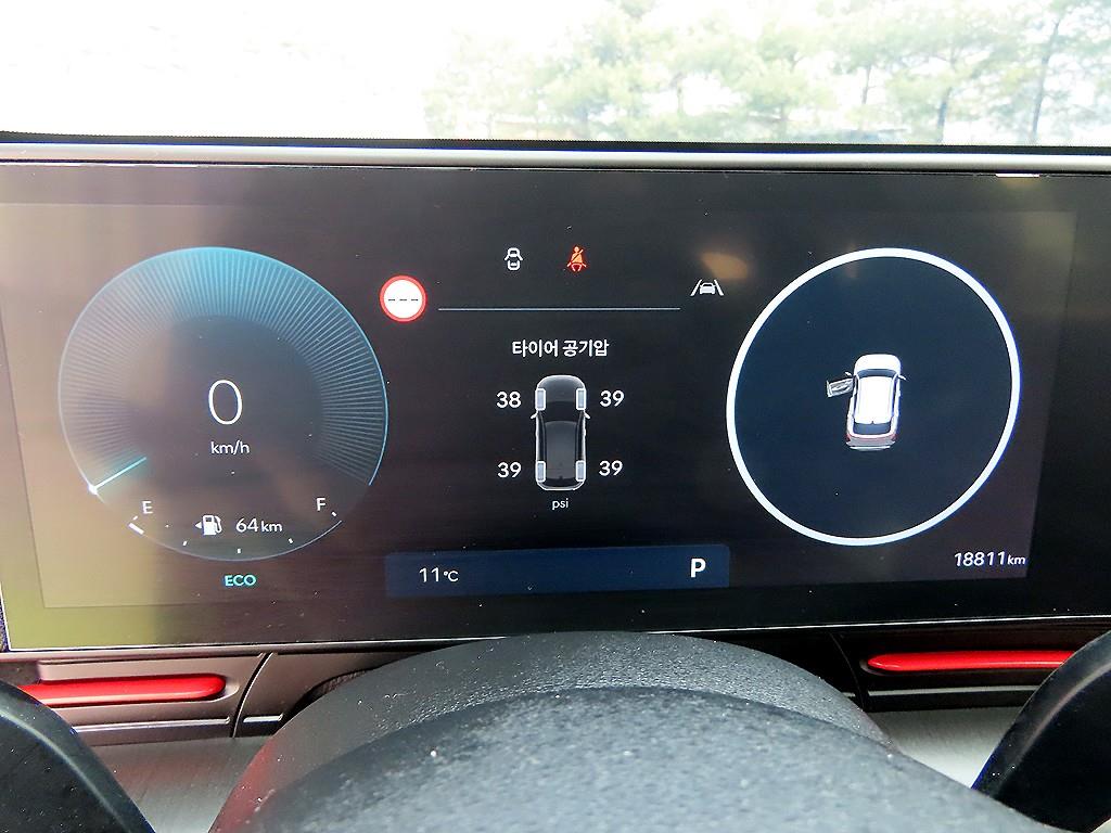 HYUNDAI Kona - Vista 9