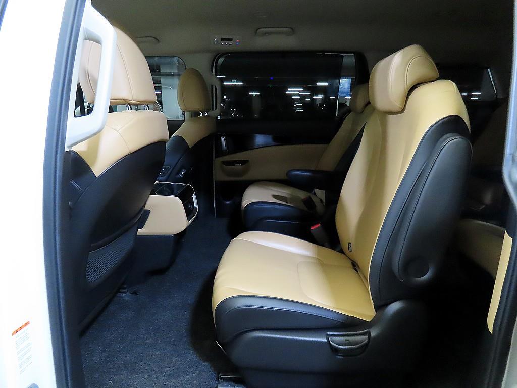 KIA Carnival - Vista 7