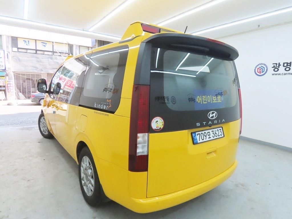 HYUNDAI Staria - Vista 4