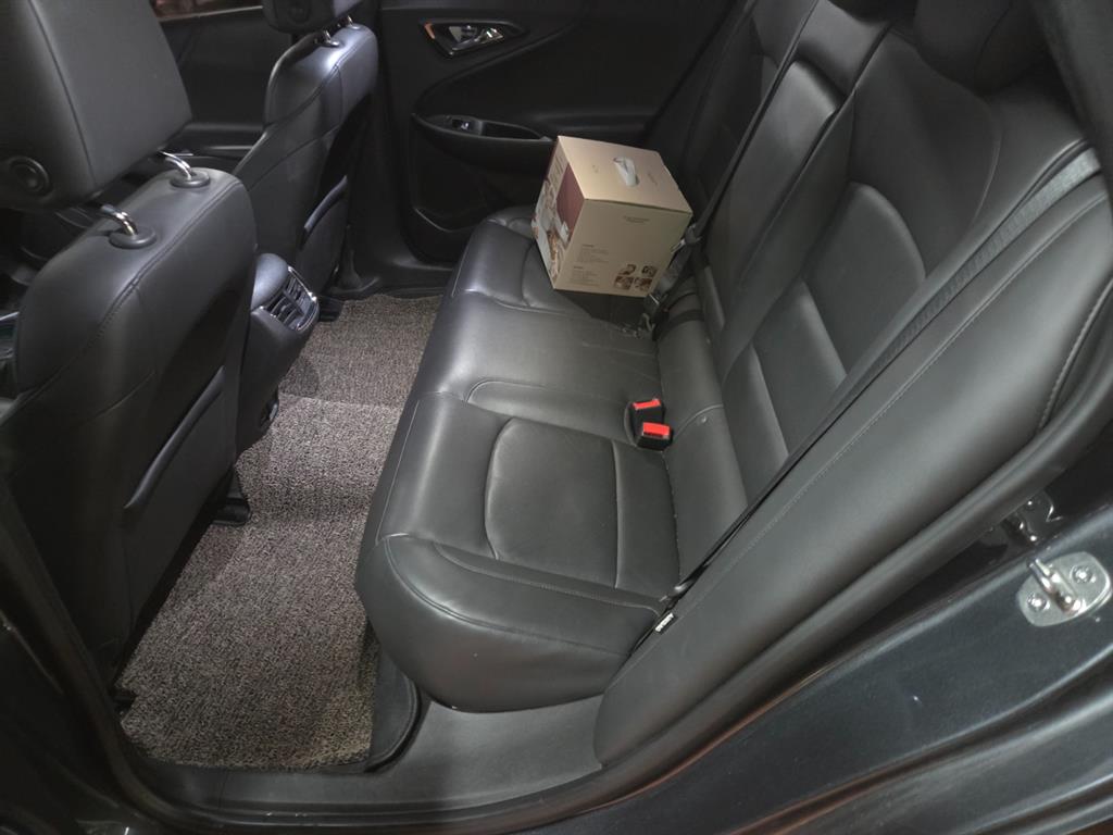 Chevrolet Malibu - Vista 5