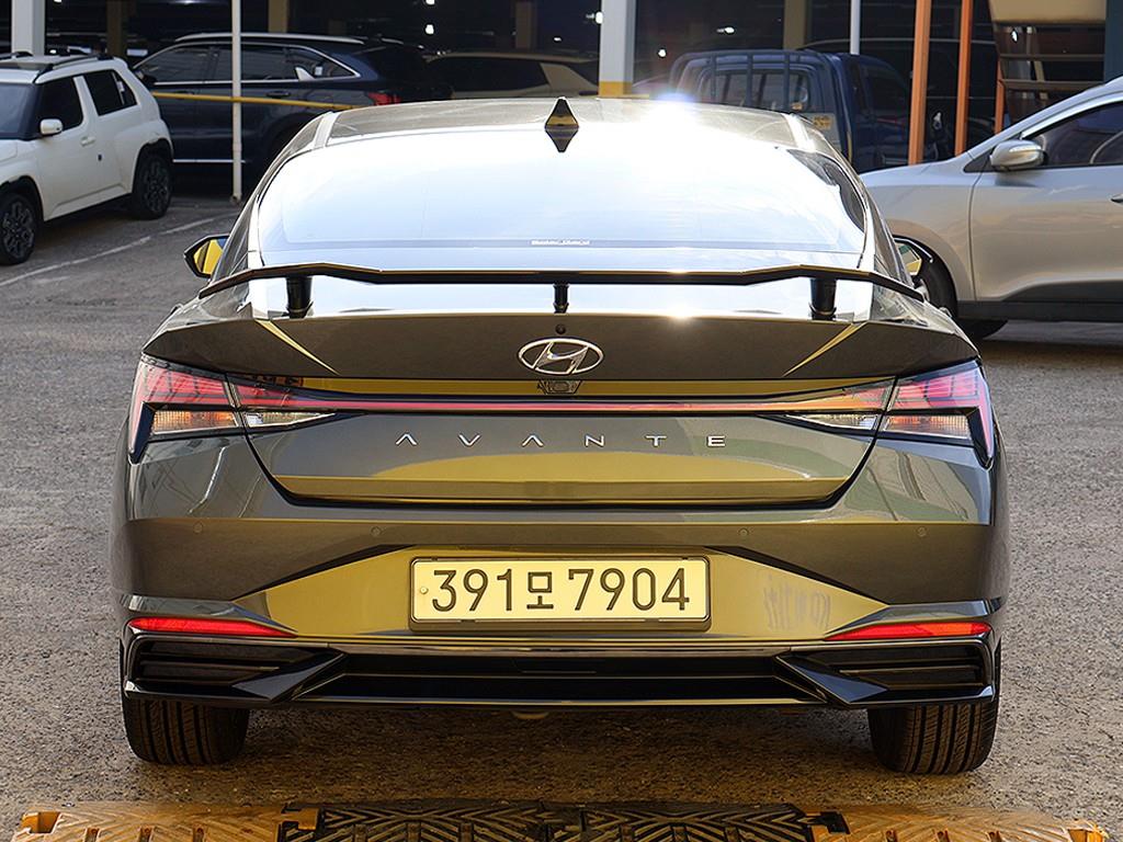 HYUNDAI Avante - Vista 5