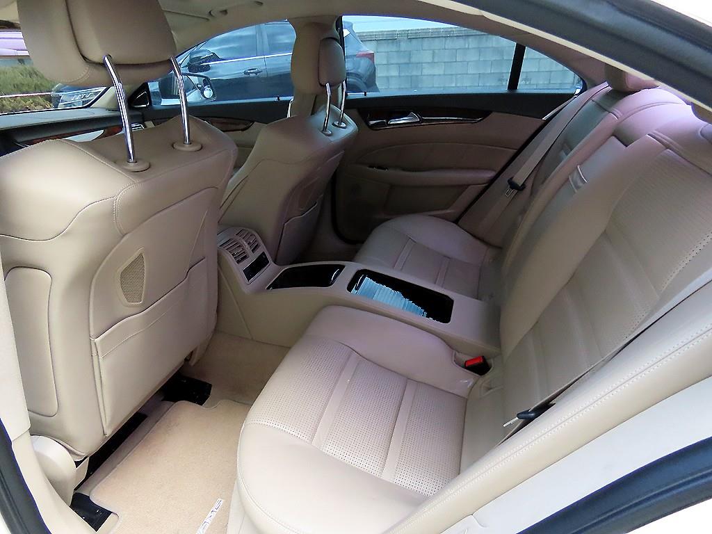 Mercedes Benz CLS Class - Vista 6