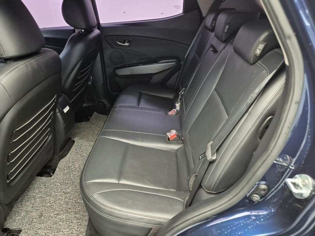 Ssangyong Tivoli - Vista 10