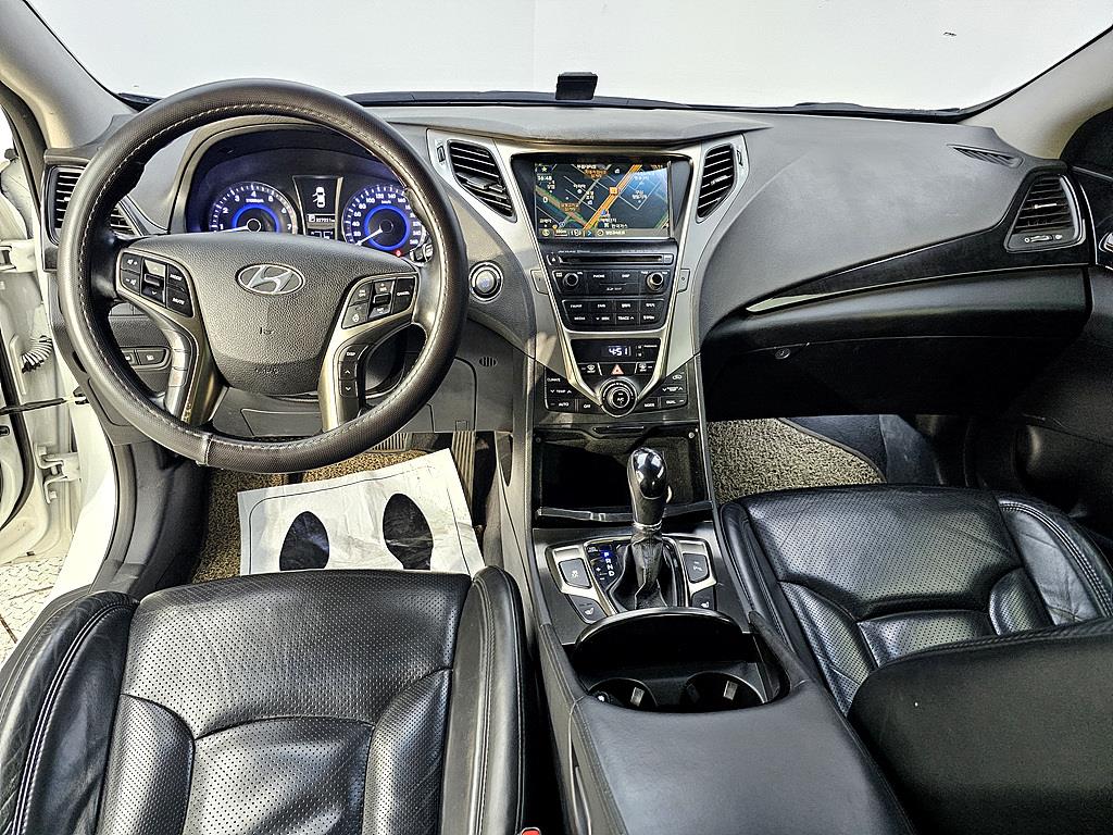 HYUNDAI Grandeur - Vista 5