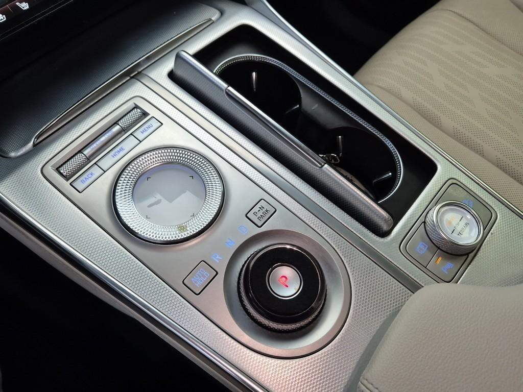 Genesis GV80 - Vista 8