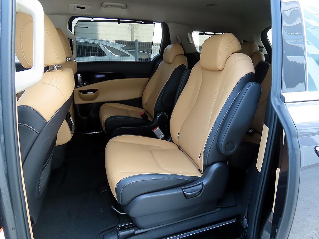 KIA Carnival - Vista 6