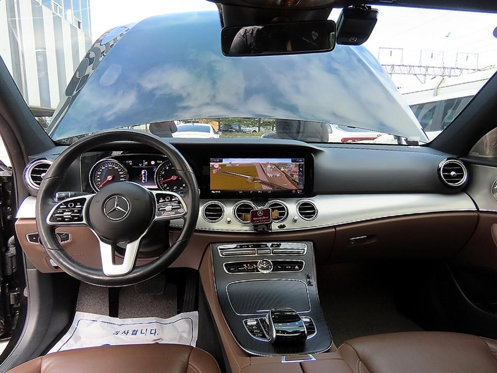 Mercedes Benz E class - Vista 7