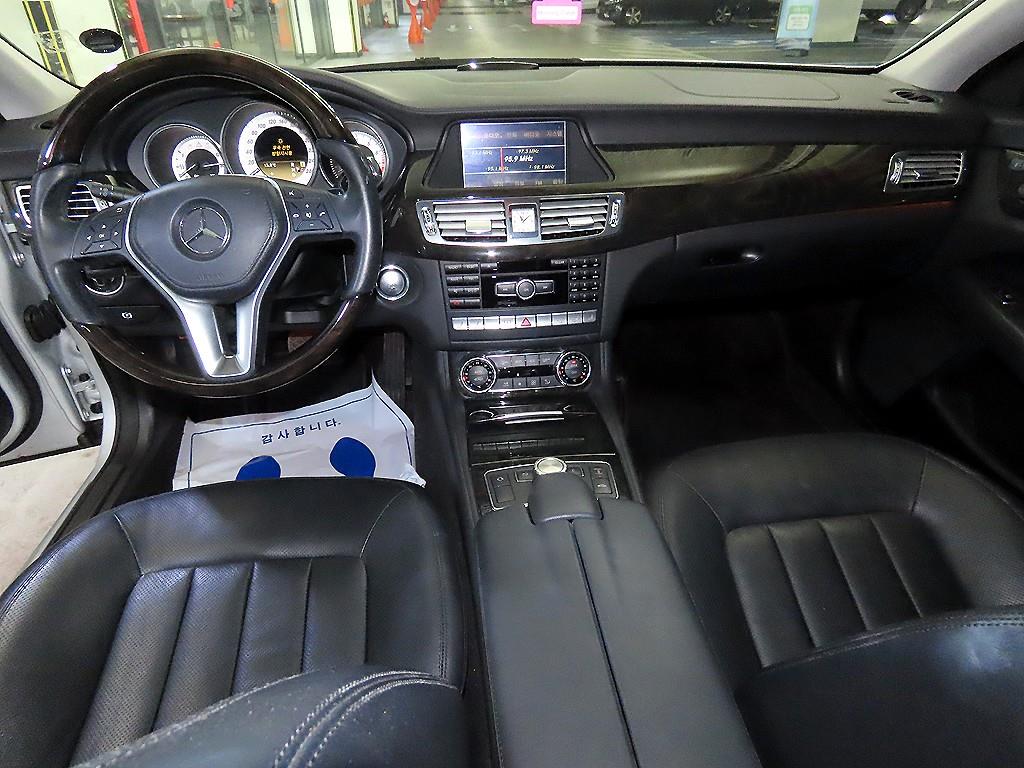 Mercedes Benz CLS Class - Vista 10