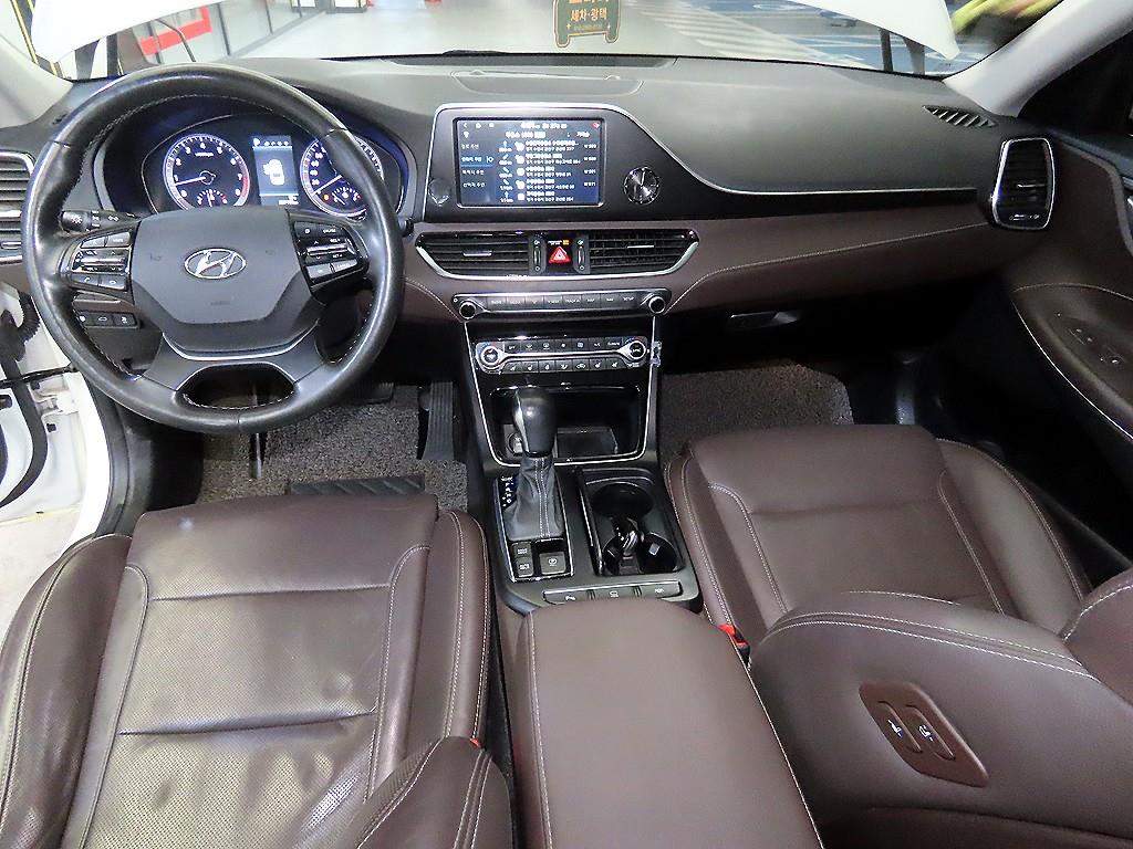 HYUNDAI Grandeur - Vista 9