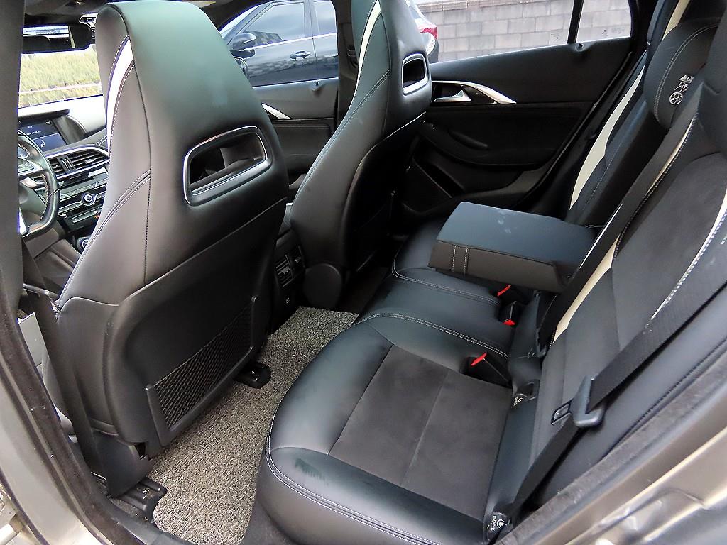 Infiniti Q - Vista 6