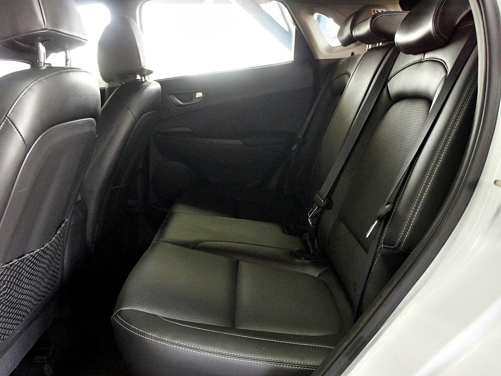 HYUNDAI Kona - Vista 4