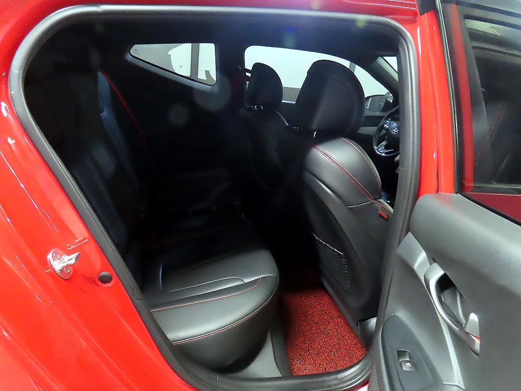 HYUNDAI Veloster - Vista 7