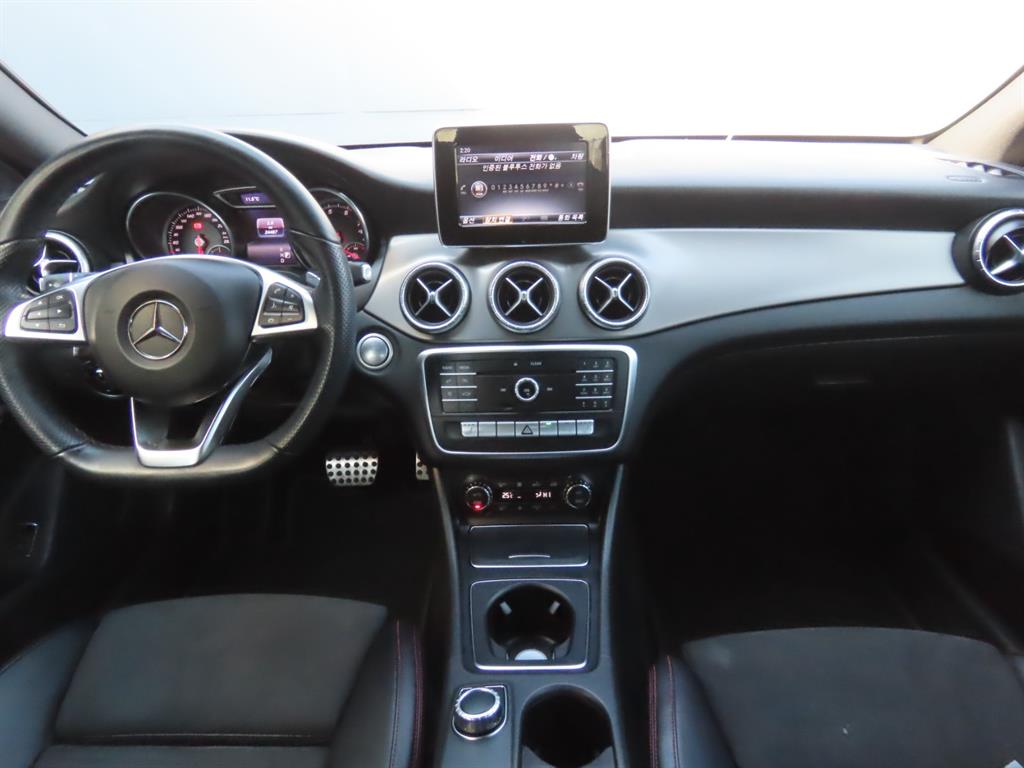 Mercedes Benz CLA Class 2019 Blanco - Importación desde Corea - HF Imports Iquique - Foto 7