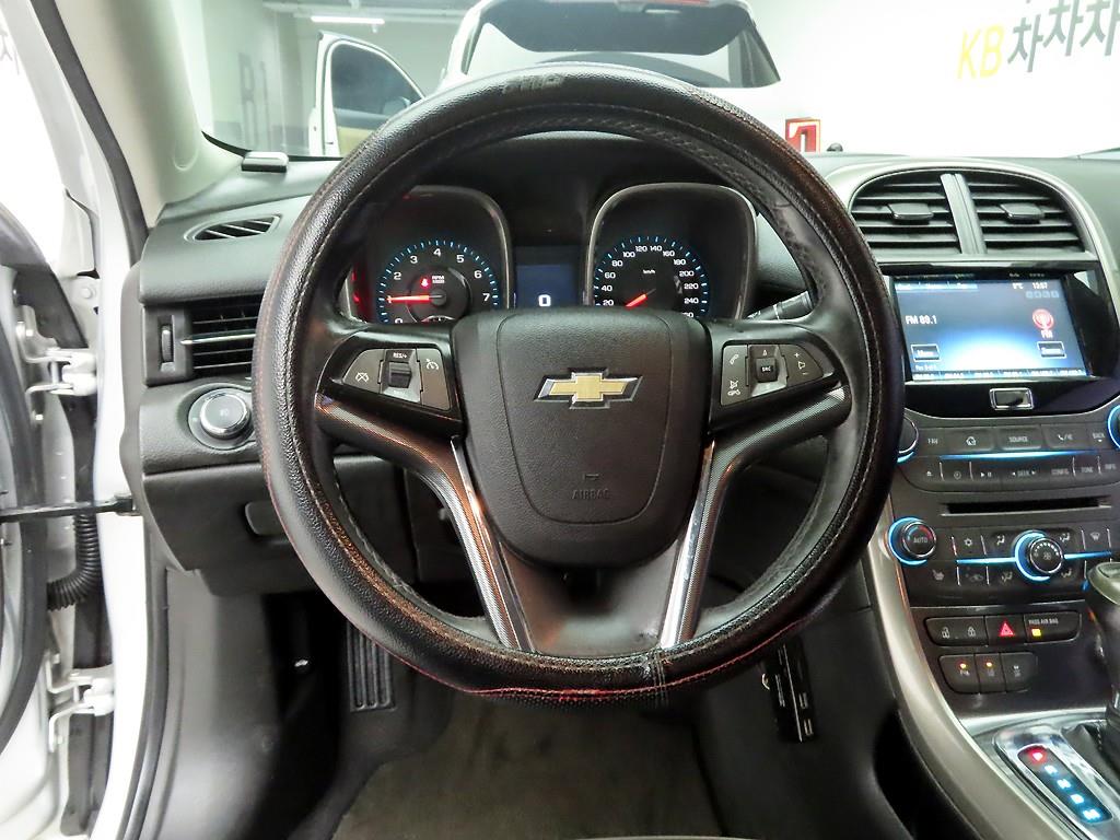 Chevrolet Malibu - Vista 8