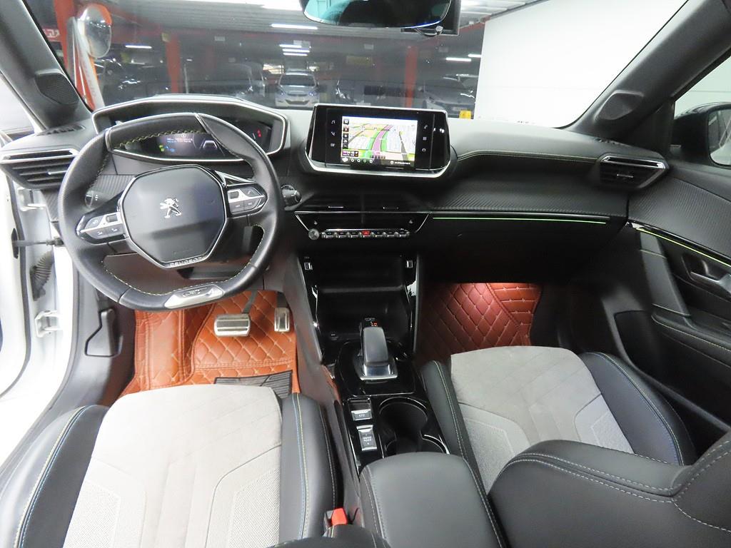 Peugeot 208 - Vista 5