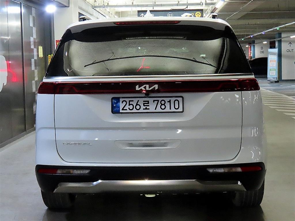 KIA Carnival - Vista 5